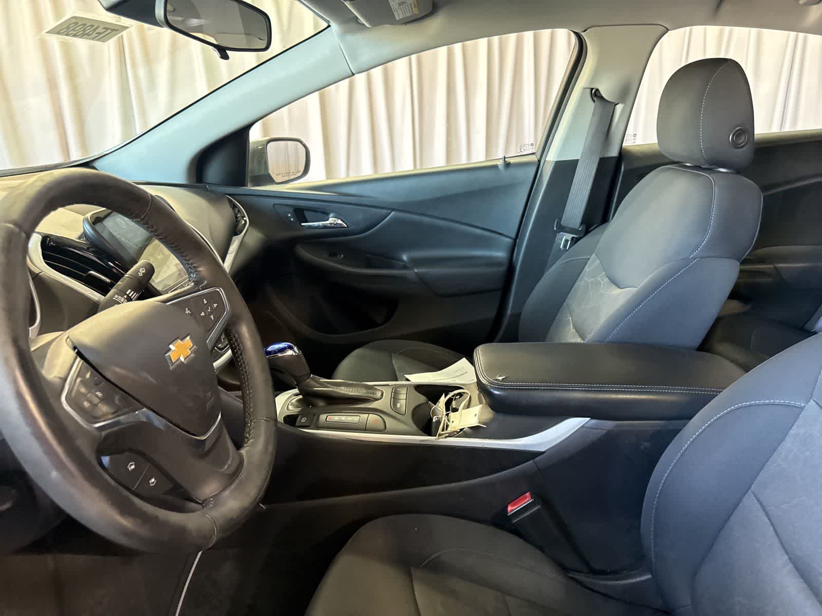 Thumbnail: 2017 Chevrolet Volt - 18