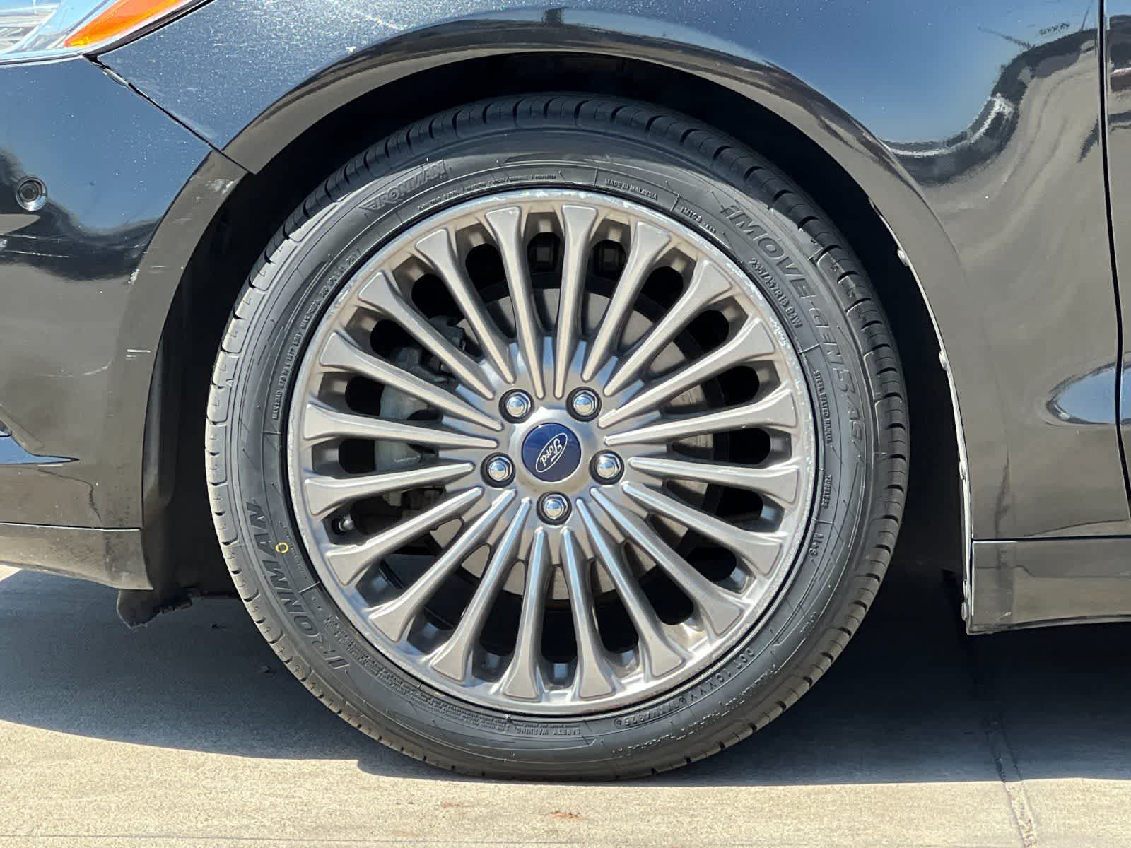 Thumbnail: 2013 Ford Fusion - 27
