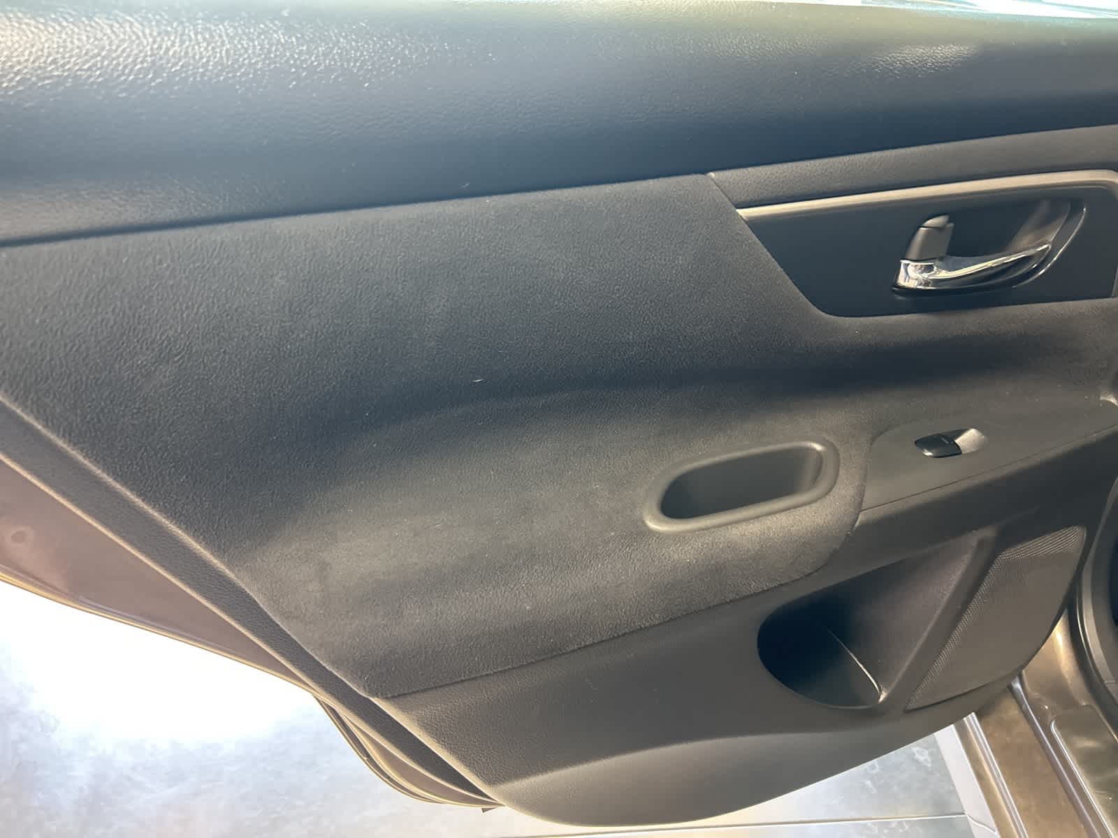 2014 Nissan Altima S 19