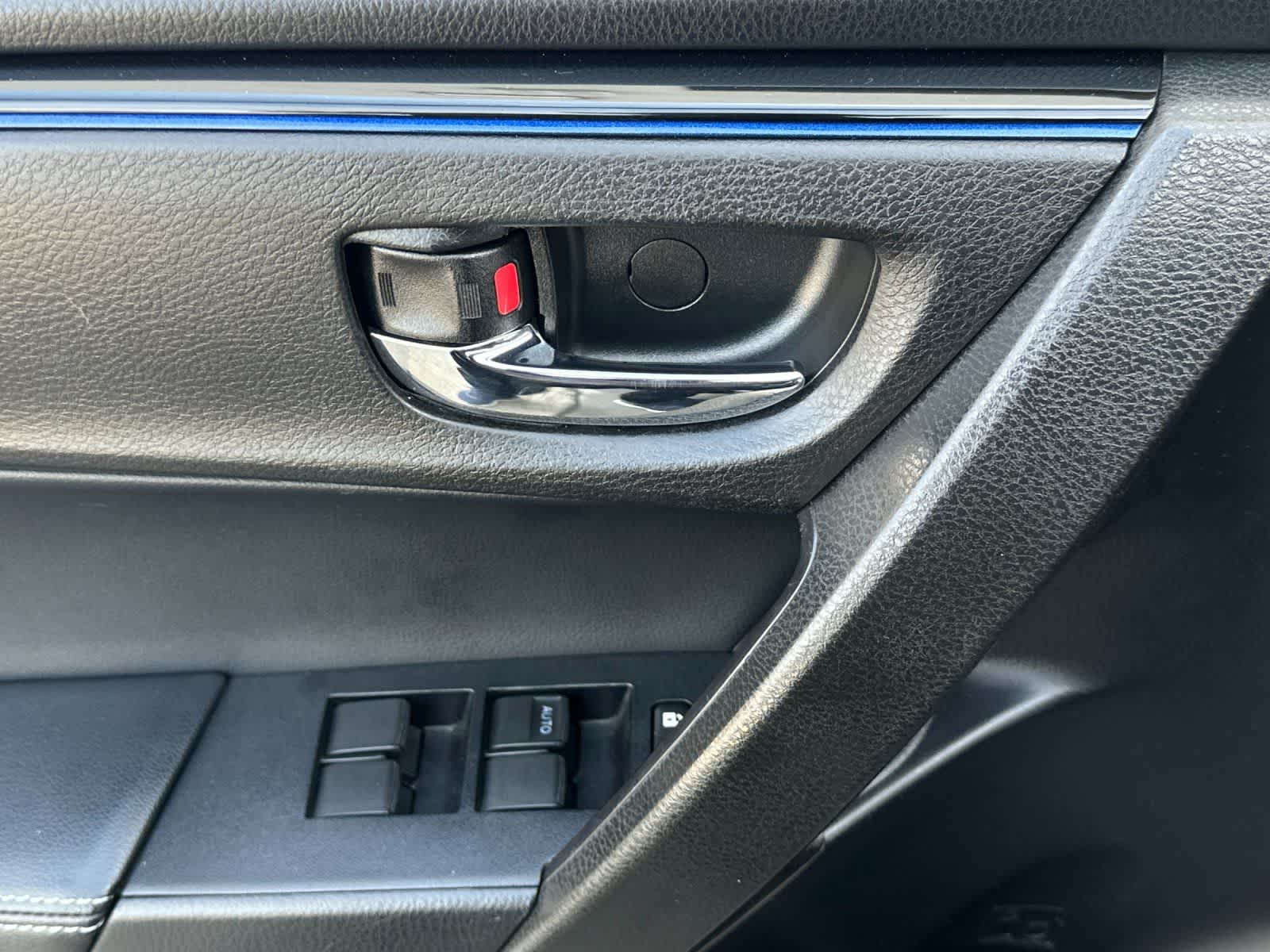 Thumbnail: 2018 Toyota Corolla - 13