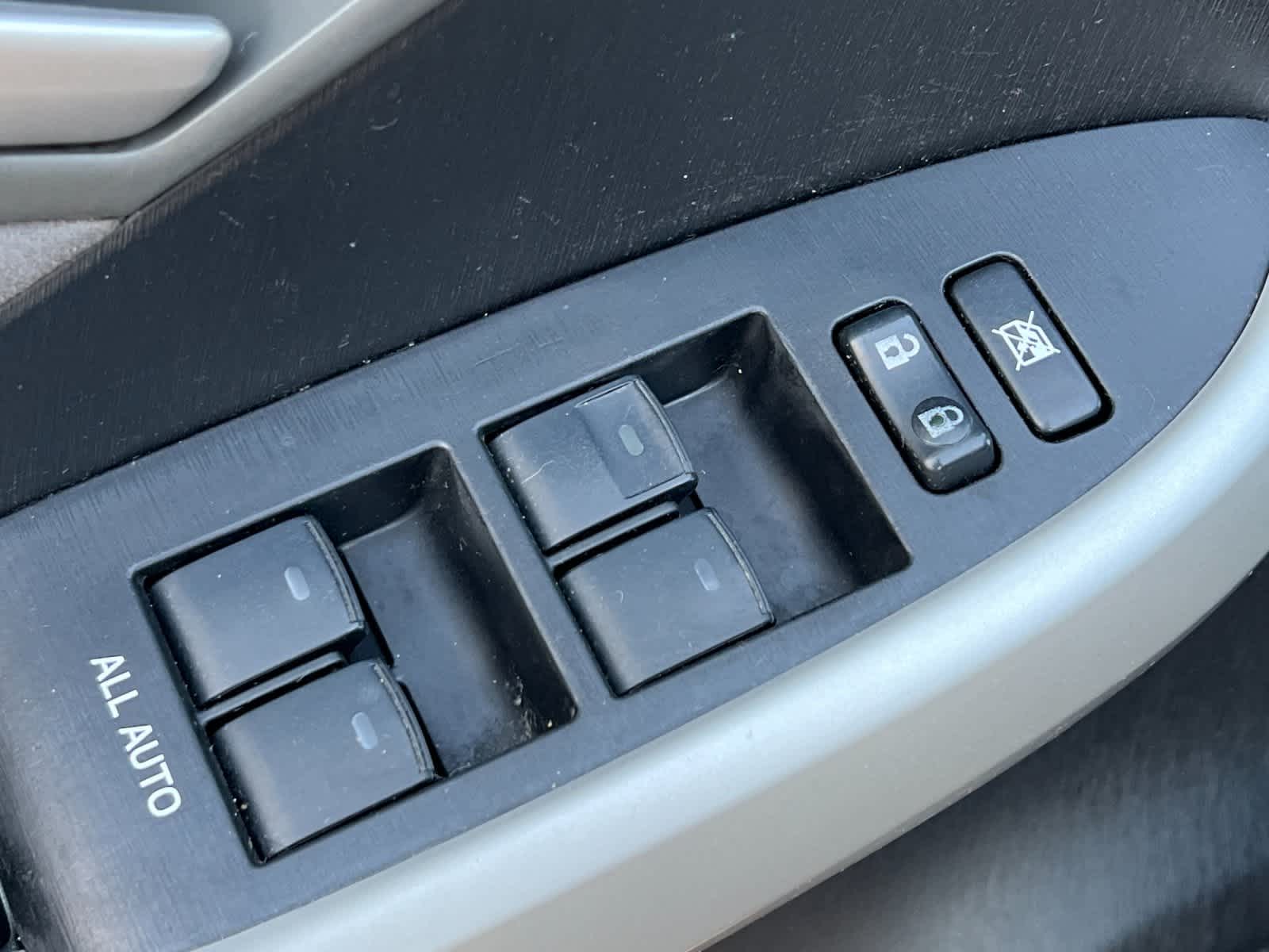 Thumbnail: 2012 Toyota Prius - 13