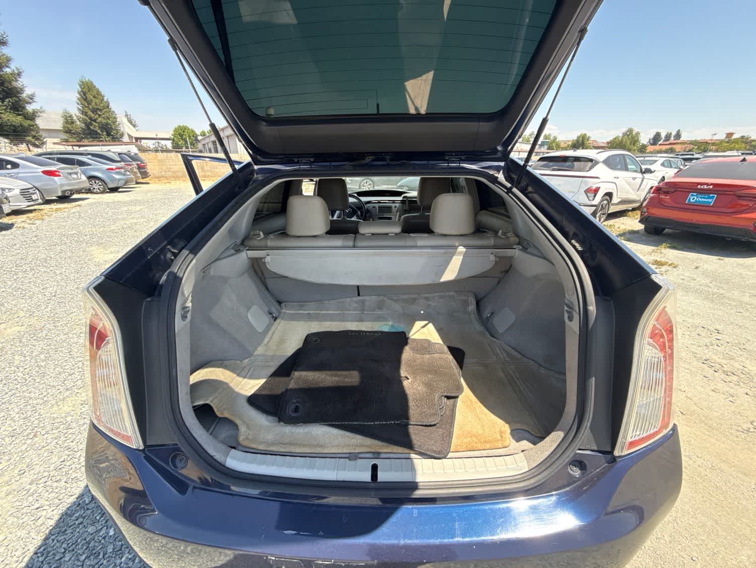 Thumbnail: 2012 Toyota Prius - 14
