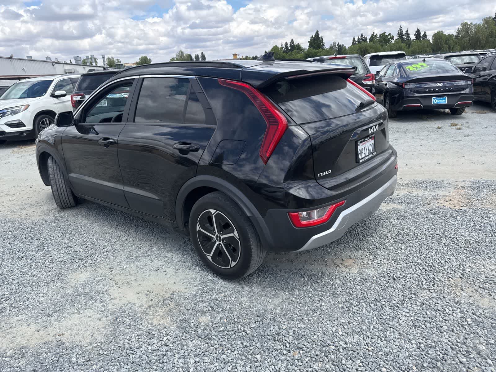 Thumbnail: 2023 Kia Niro - 5