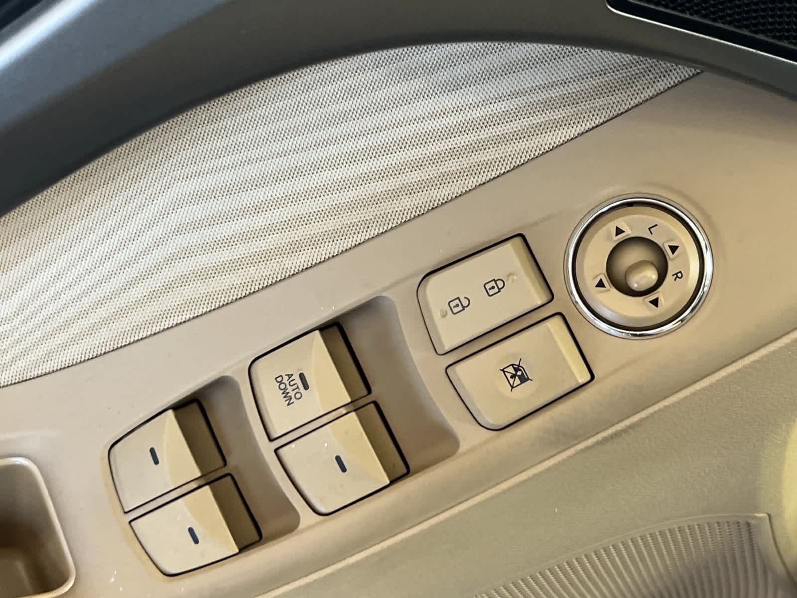 Thumbnail: 2013 Hyundai Elantra - 13