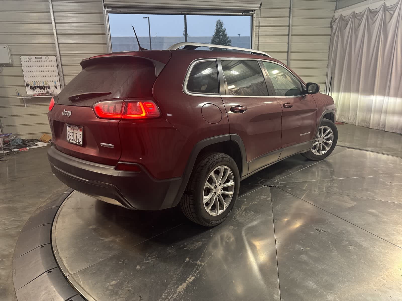 Thumbnail: 2019 Jeep Cherokee - 5