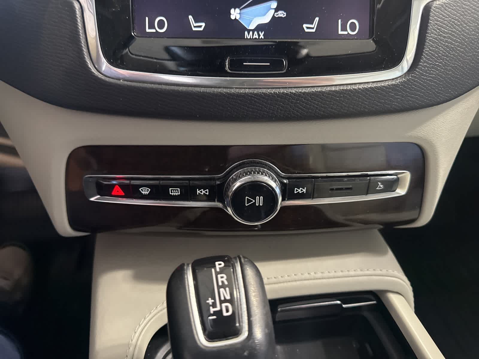 Thumbnail: 2016 Volvo XC90 - 29