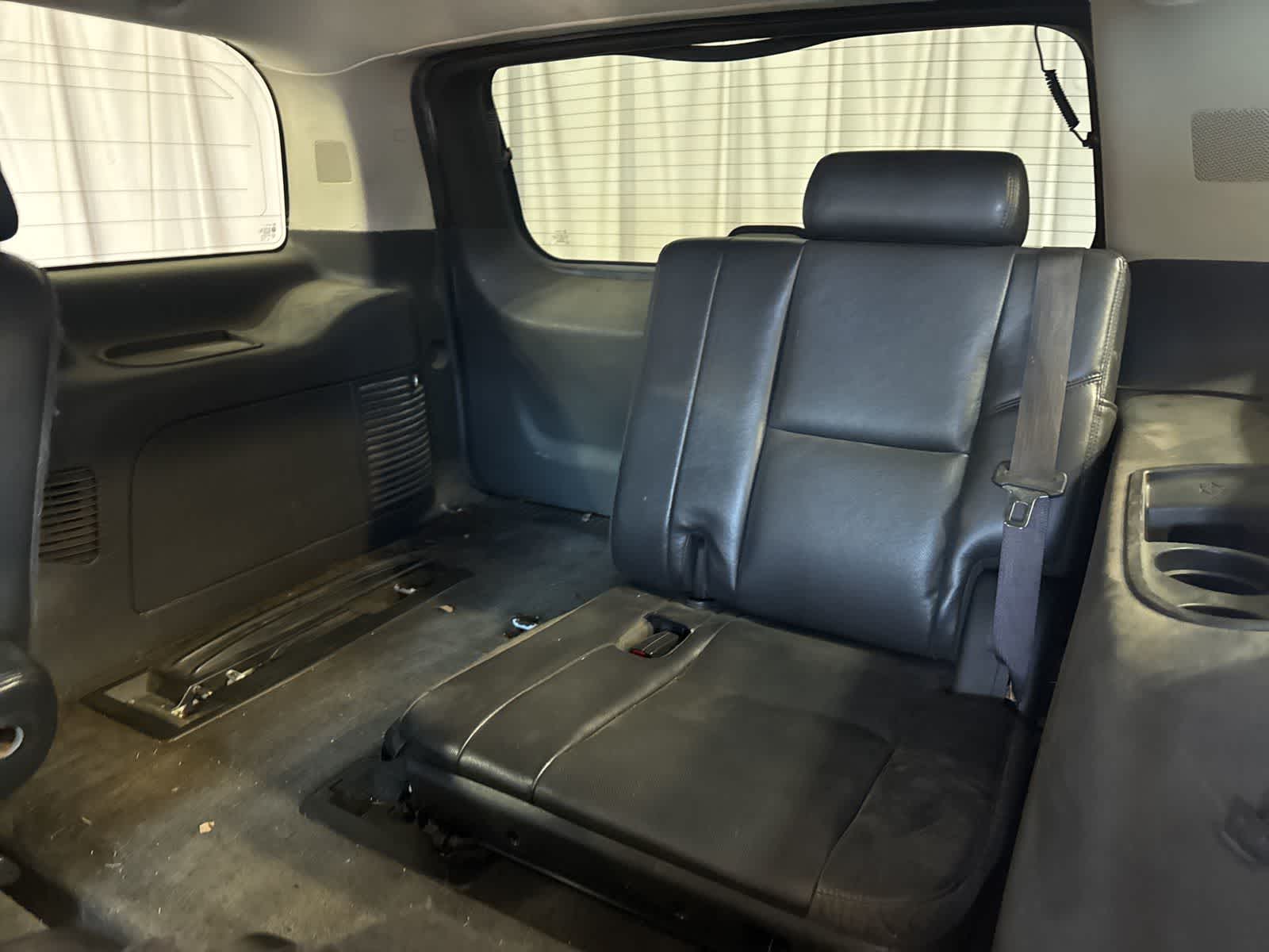 Thumbnail: 2010 Chevrolet Tahoe - 18