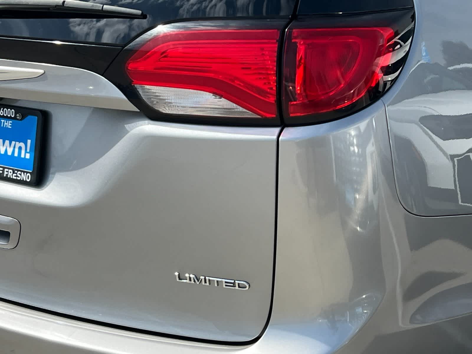 Thumbnail: 2017 Chrysler Pacifica - 27