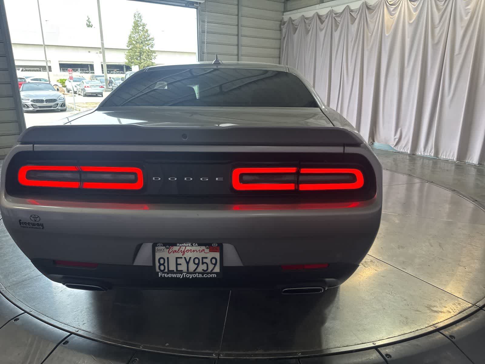 2016 Dodge Challenger SXT photo 5