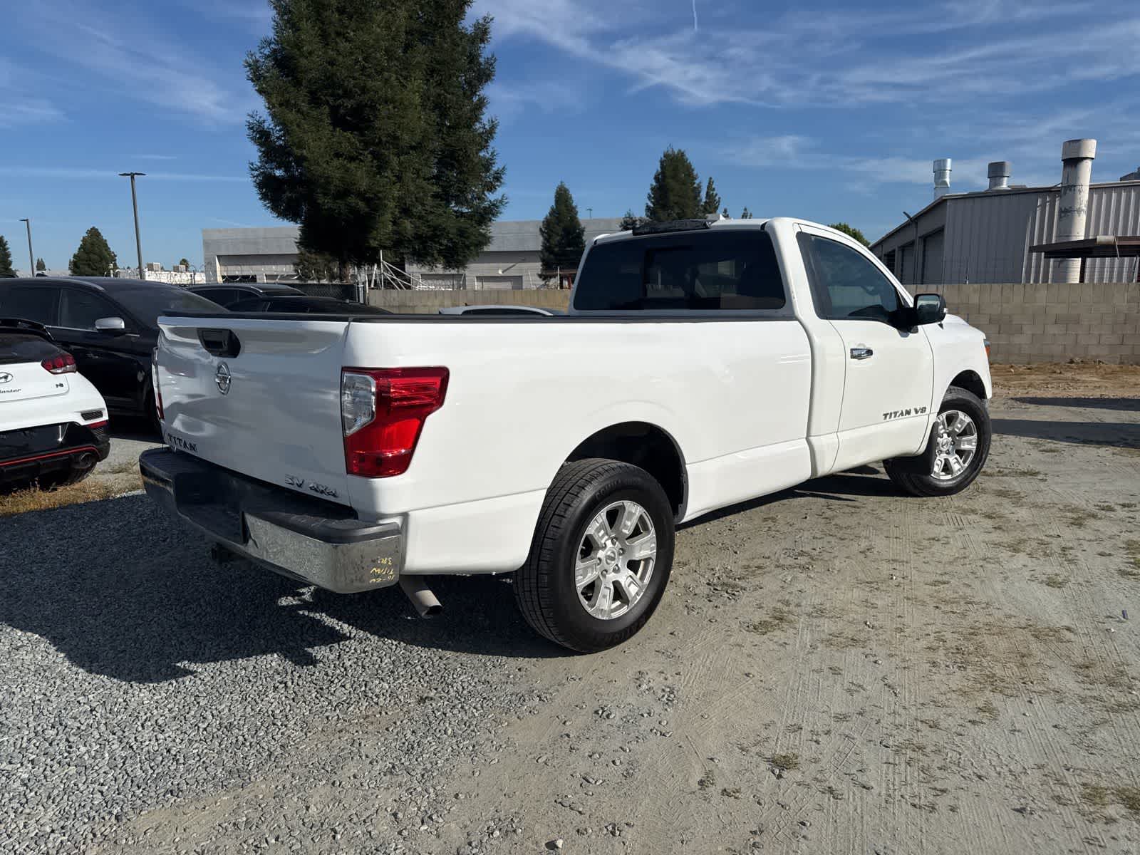 2019 Nissan Titan SV photo 4