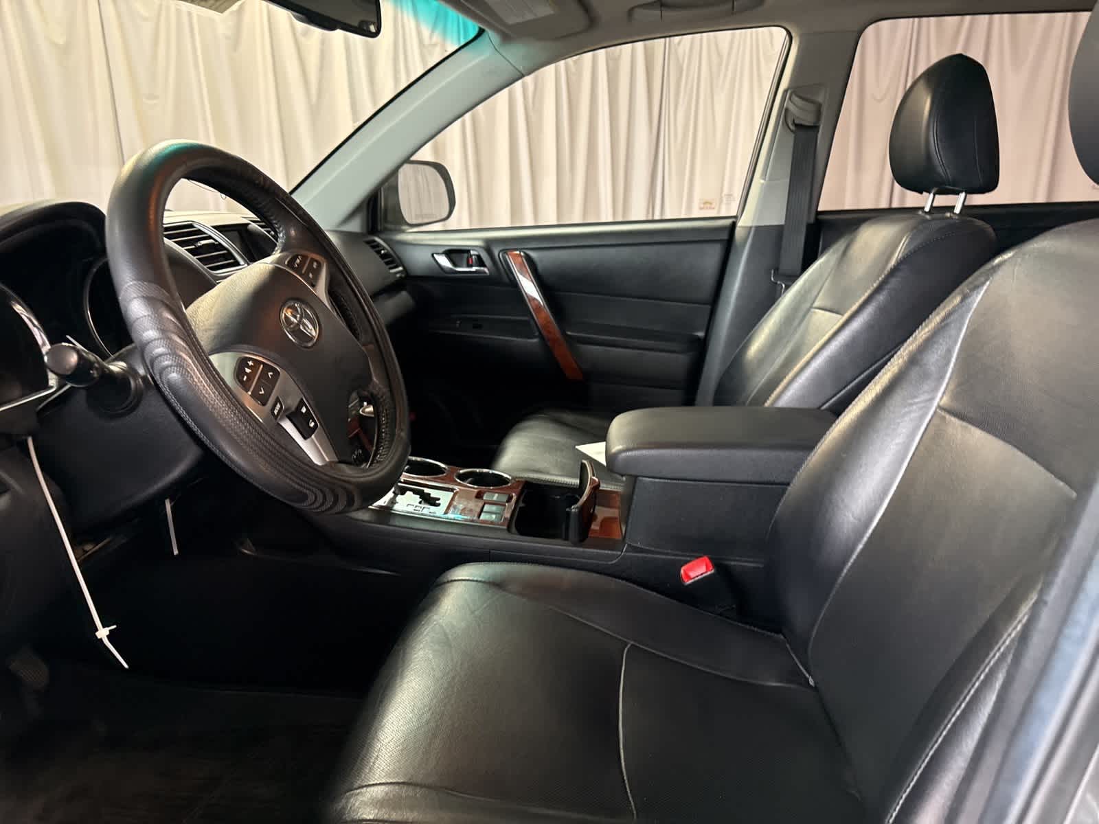 Thumbnail: 2013 Toyota Highlander - 20