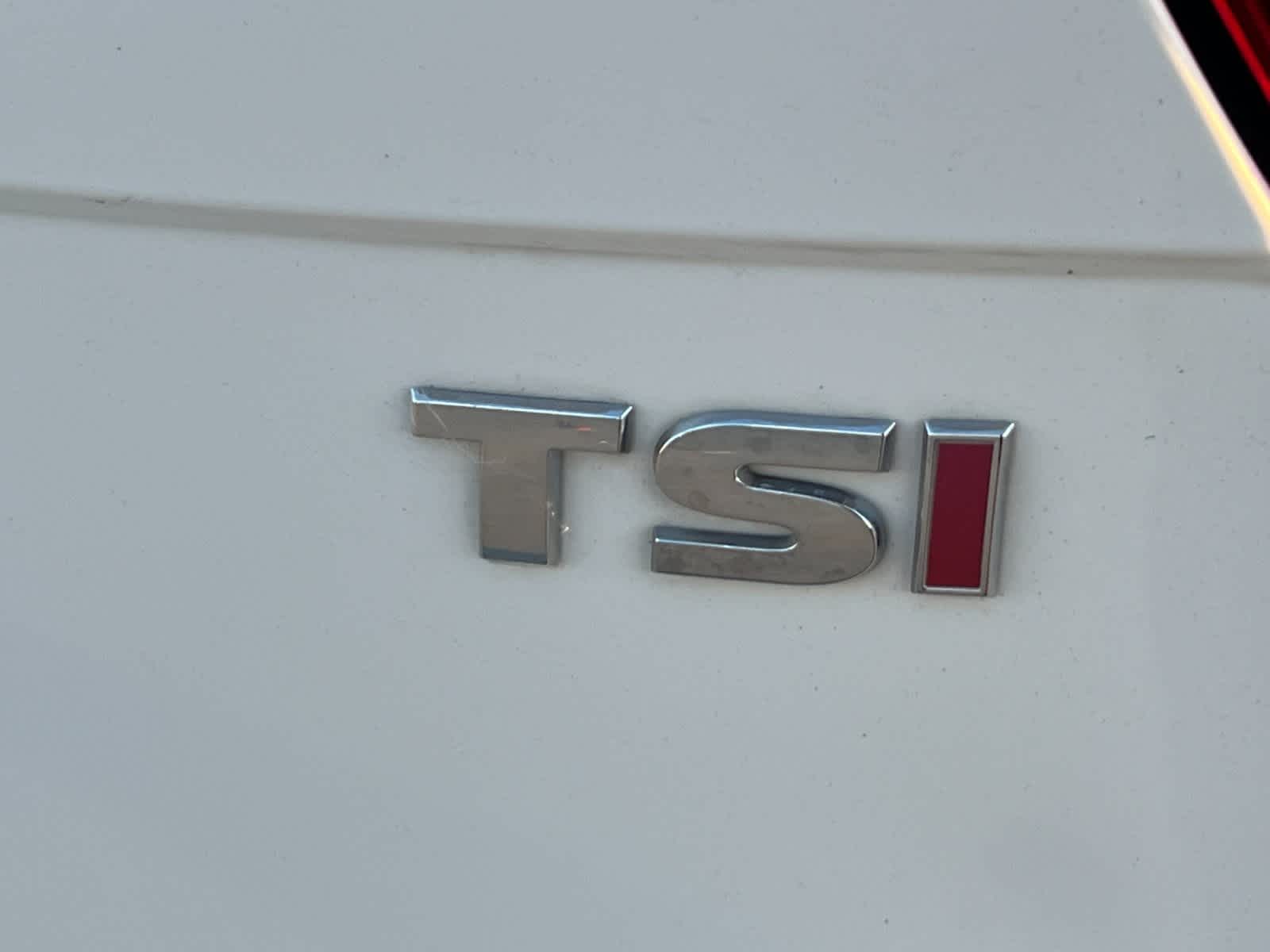 Thumbnail: 2018 Volkswagen Tiguan - 28