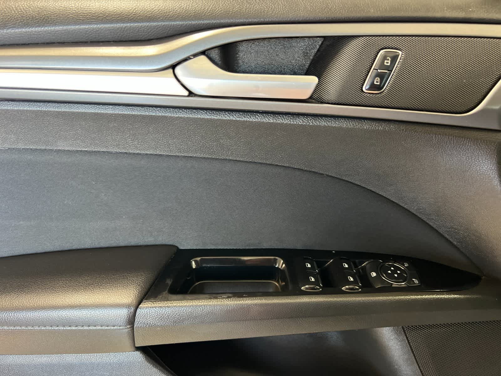 Thumbnail: 2014 Ford Fusion - 12