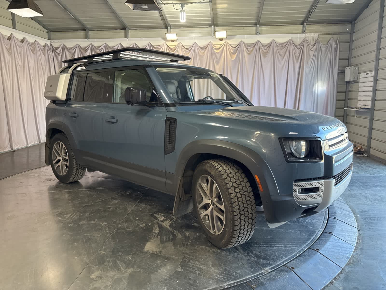 Thumbnail: 2020 Land Rover Defender - 3