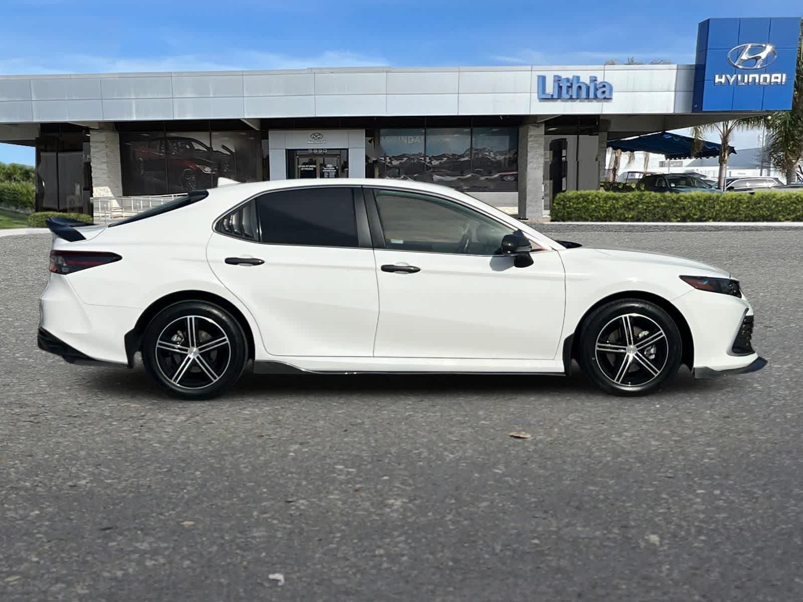 Thumbnail: 2023 Toyota Camry - 9