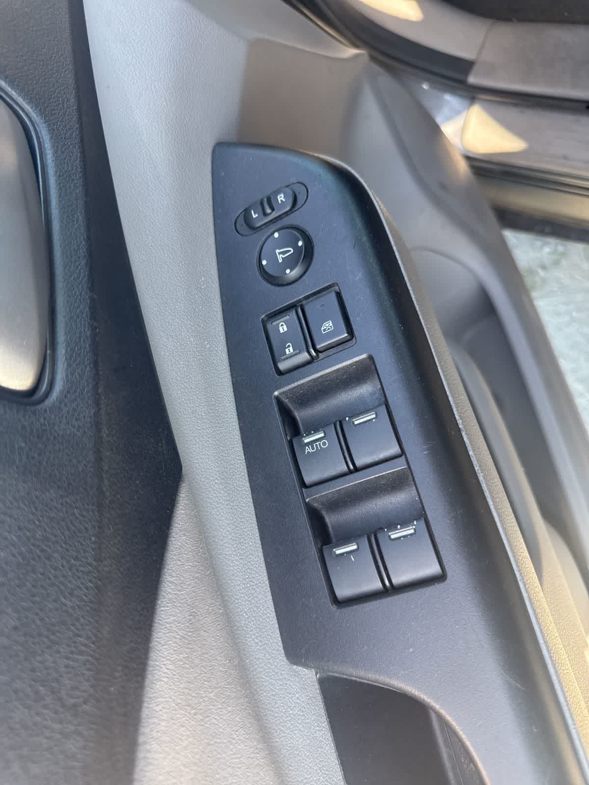 Thumbnail: 2012 Honda CR-V - 18