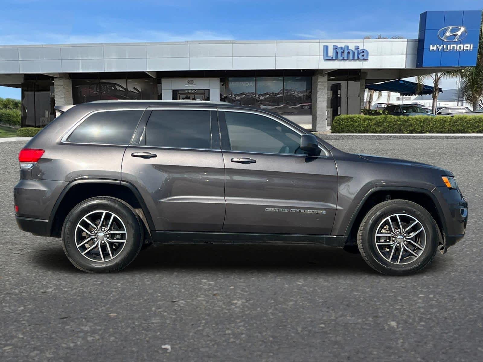 Thumbnail: 2018 Jeep Grand Cherokee - 9