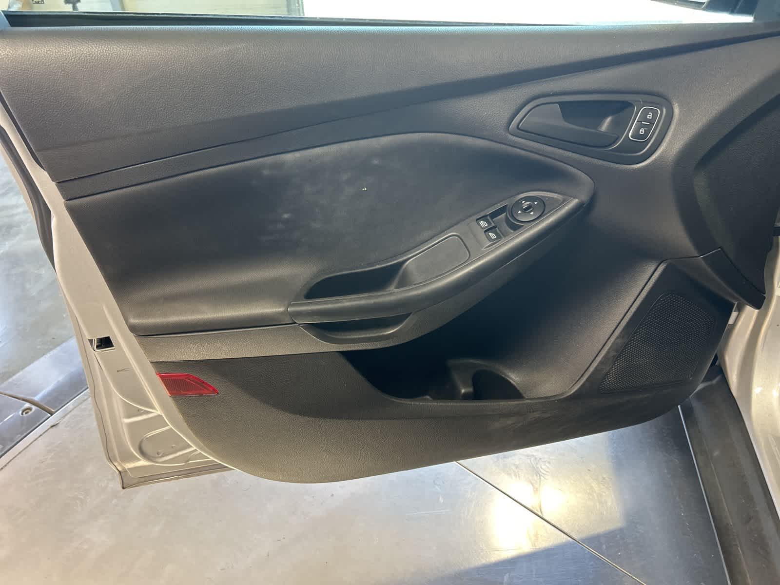Thumbnail: 2015 Ford Focus - 22
