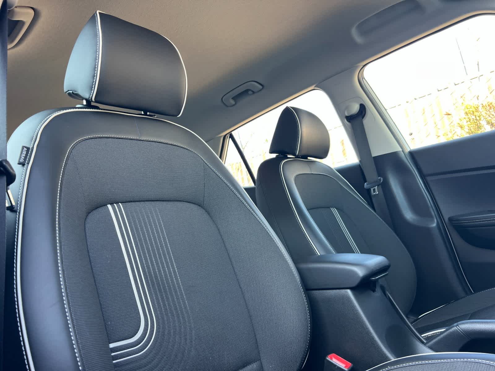 Thumbnail: 2023 Hyundai Venue - 17