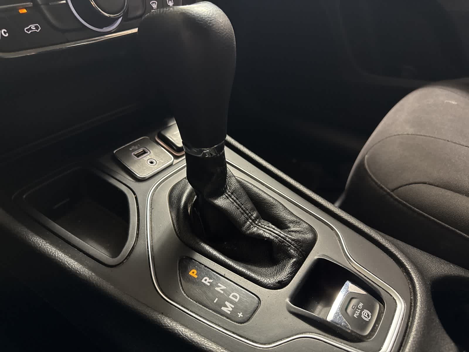 Thumbnail: 2019 Jeep Cherokee - 22