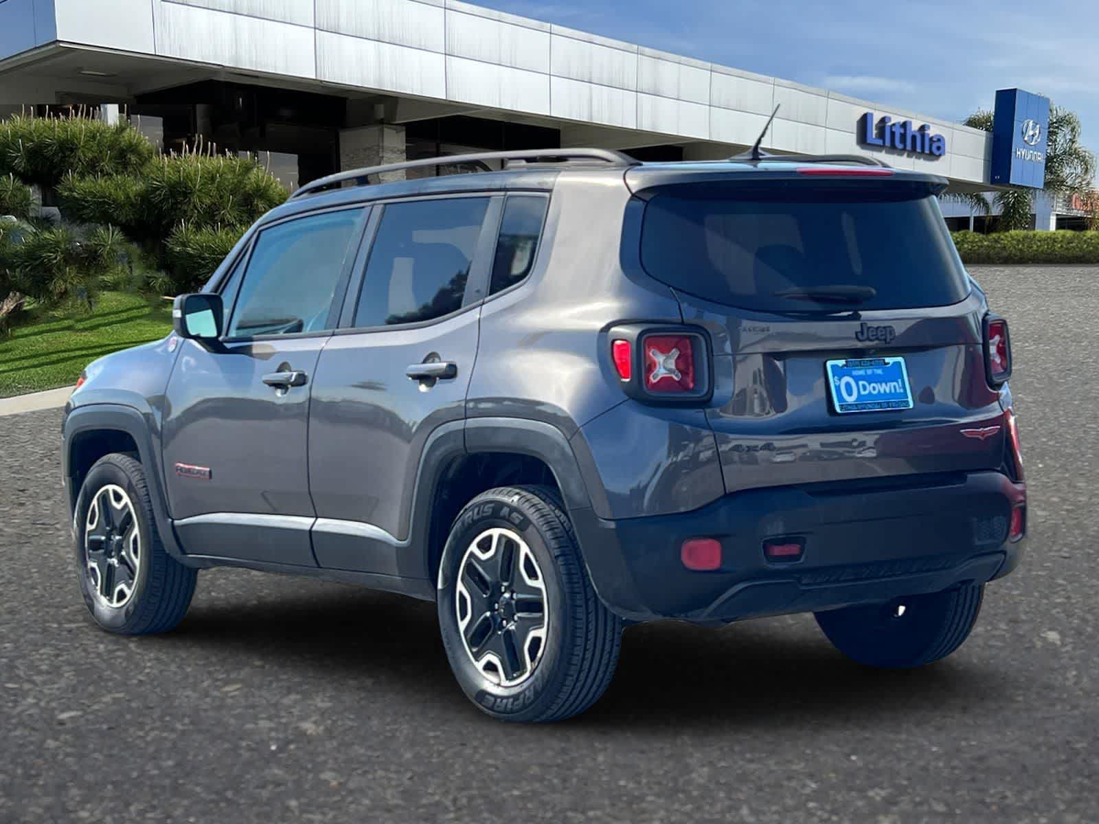 Thumbnail: 2016 Jeep Renegade - 7
