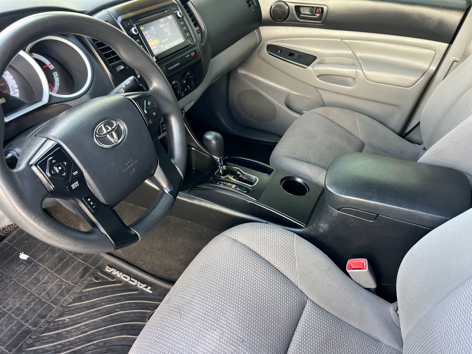 Thumbnail: 2015 Toyota Tacoma - 12