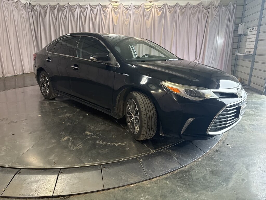 Used 2018 Toyota Avalon XLE Sedan