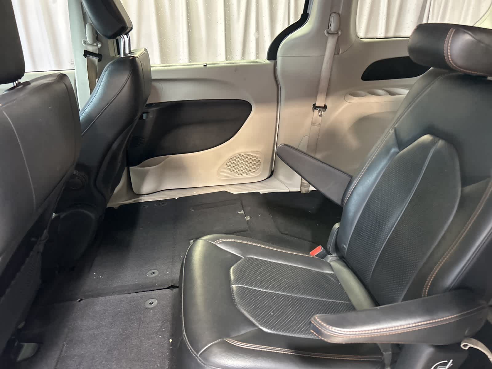 Thumbnail: 2020 Chrysler Pacifica - 18