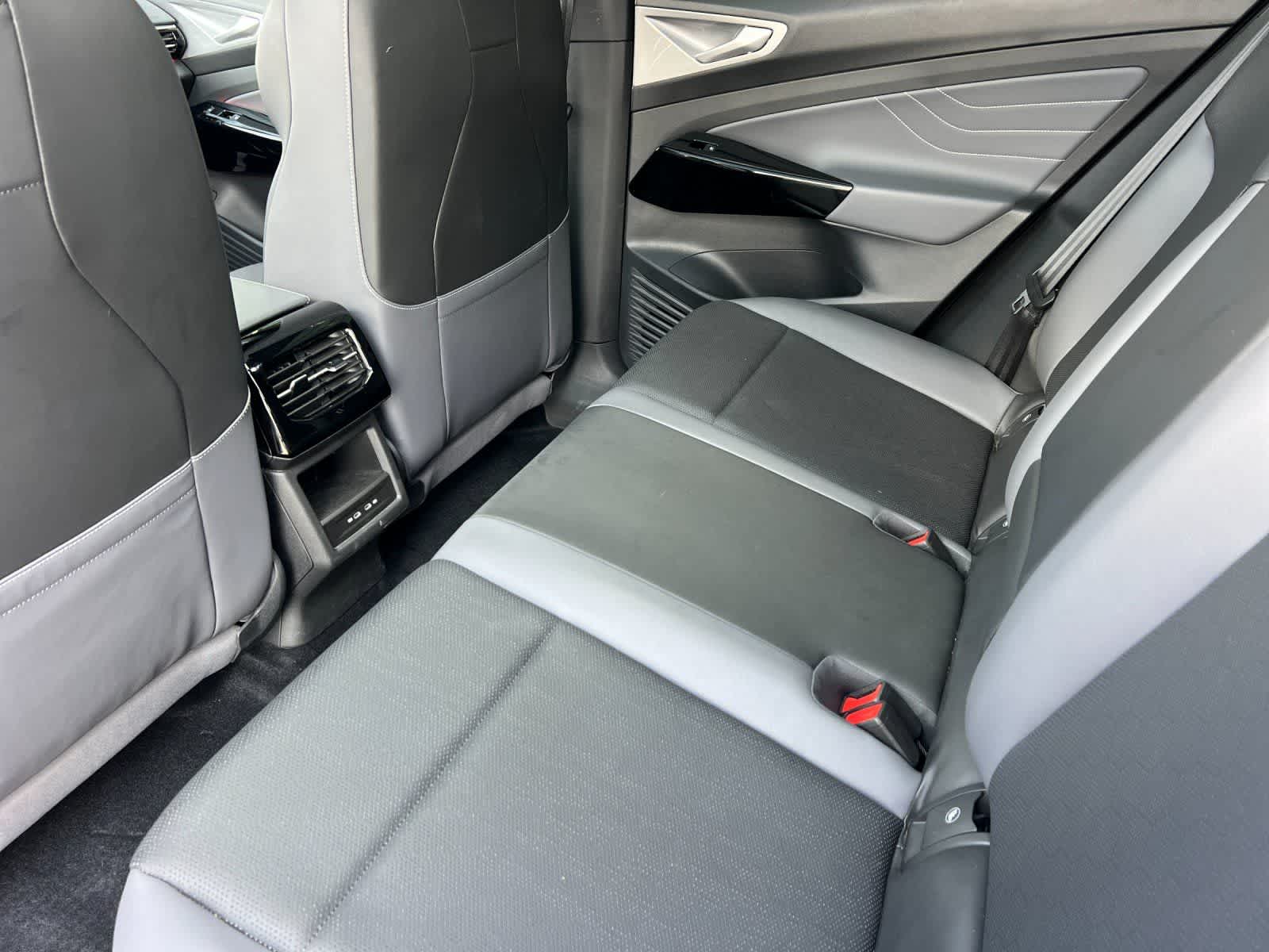 2023 Volkswagen ID.4 Pro S photo 4