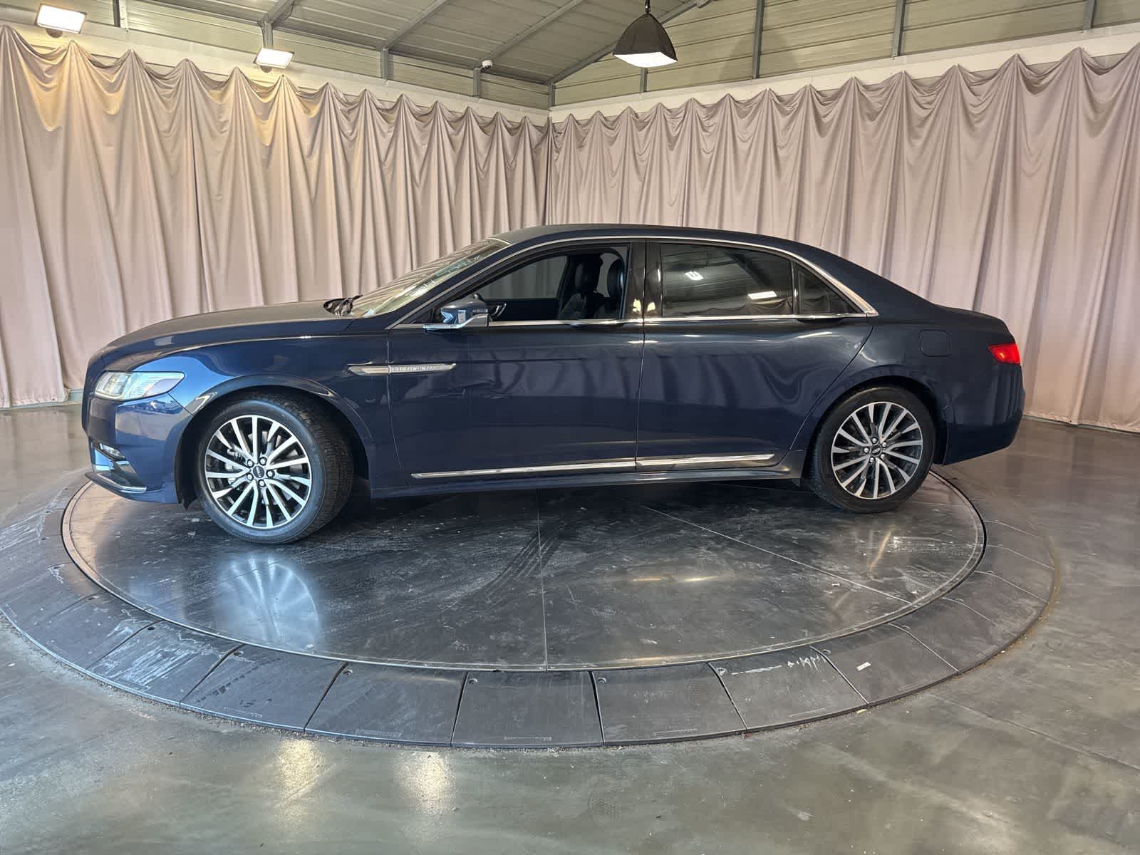 2017 Lincoln Continental Select photo 6