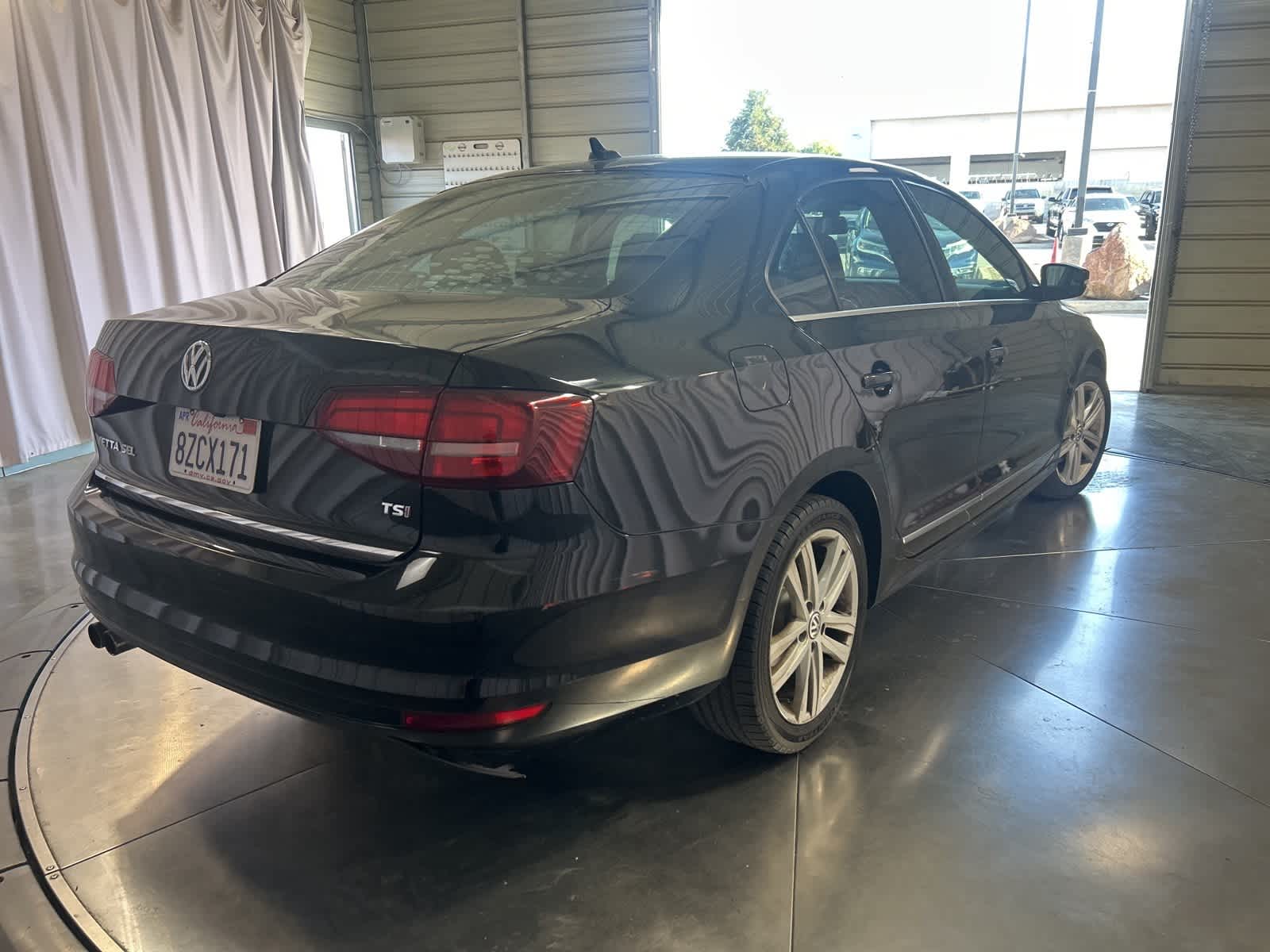 Thumbnail: 2017 Volkswagen Jetta - 8