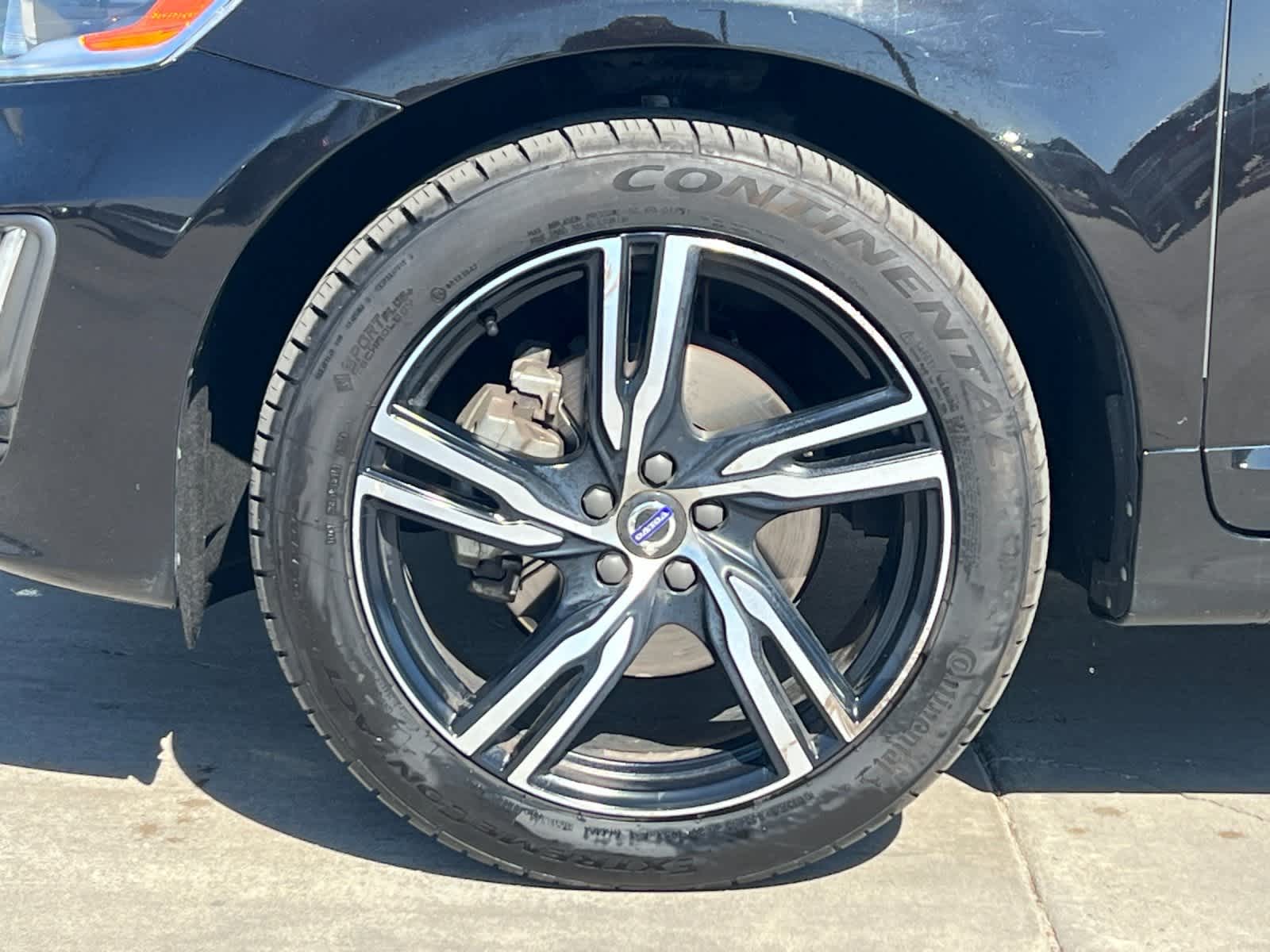 Thumbnail: 2017 Volvo XC60 - 27