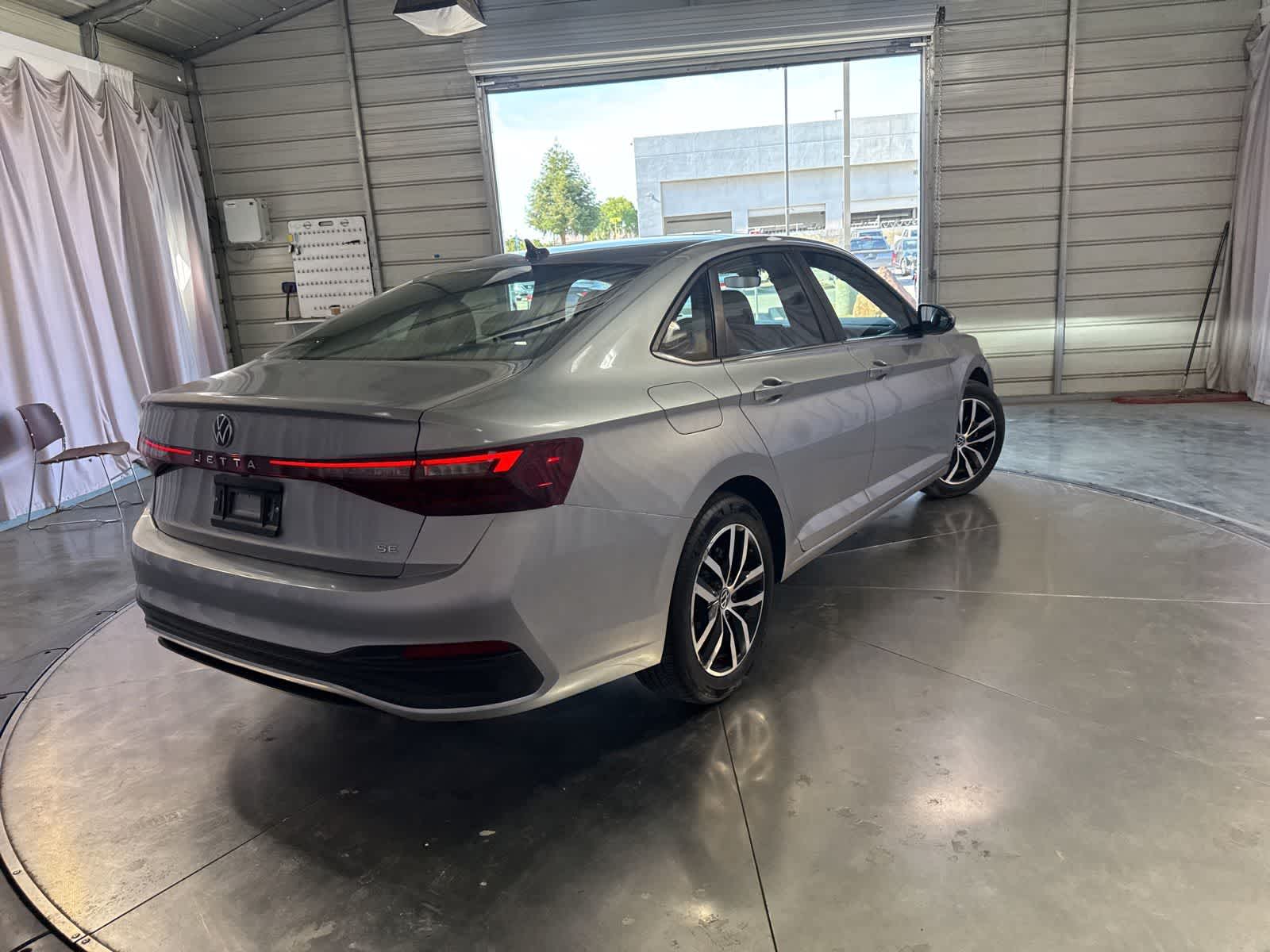 2025 Volkswagen Jetta 1.5T SE photo 4