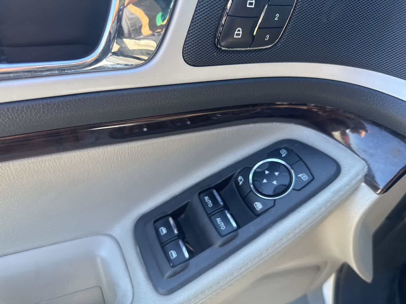 Thumbnail: 2013 Ford Explorer - 19