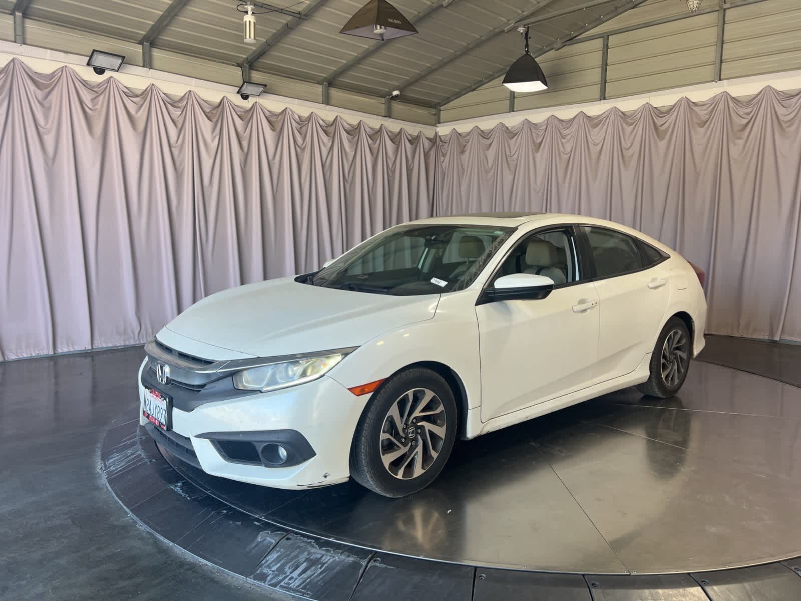 Thumbnail: 2017 Honda Civic - 3