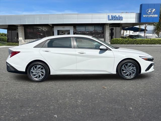 Thumbnail: 2025 Hyundai Elantra - 9