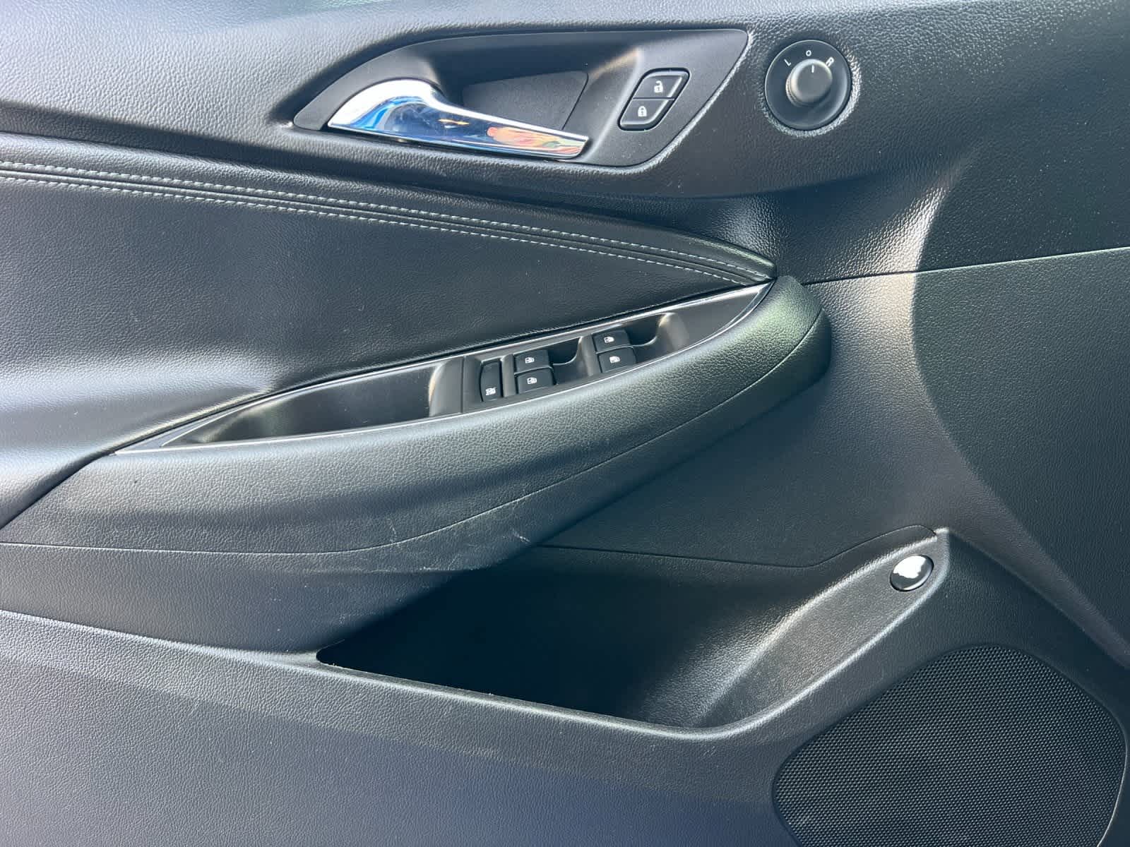 Thumbnail: 2017 Chevrolet Cruze - 12