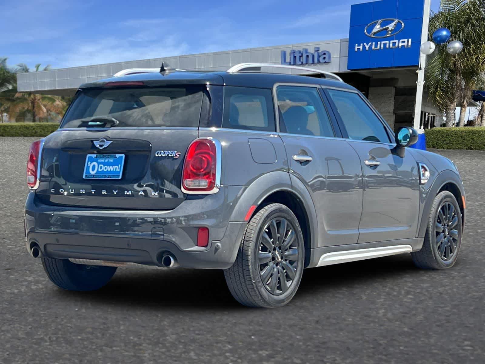 2017 MINI Countryman Cooper S photo 2