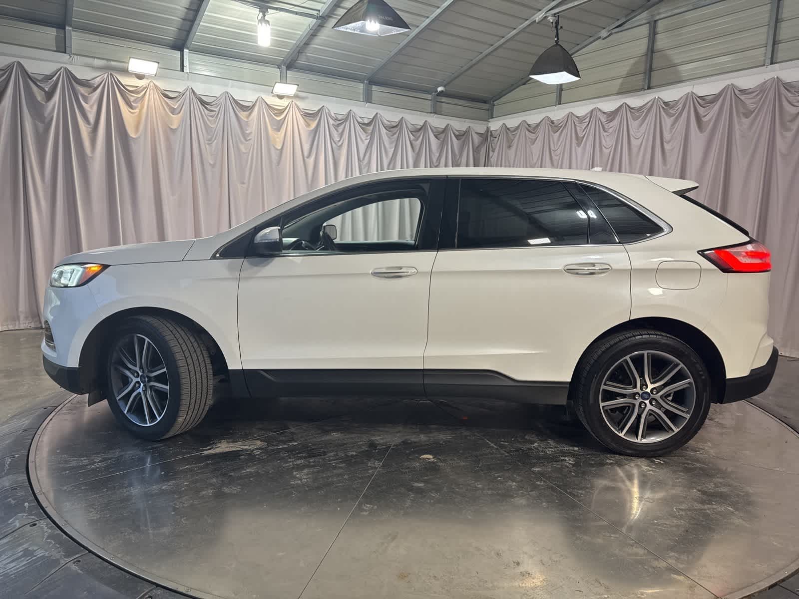 Thumbnail: 2020 Ford Edge - 8