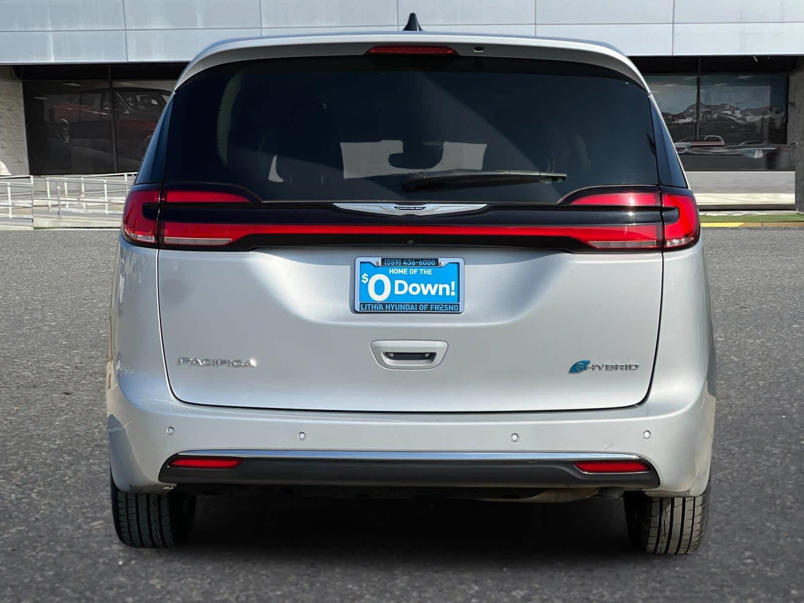 Thumbnail: 2023 Chrysler Pacifica - 8