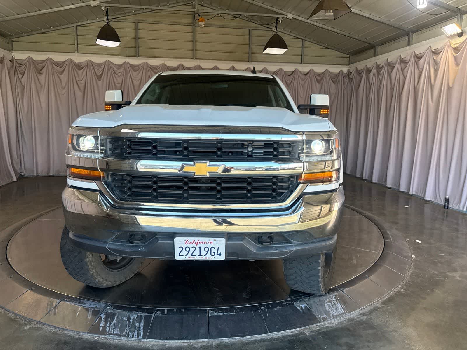 Thumbnail: 2018 Chevrolet Silverado 1500 - 2