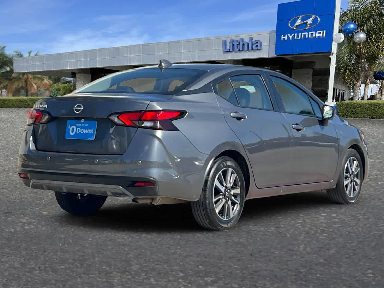 2025 Nissan Versa 1.6 SV photo 2