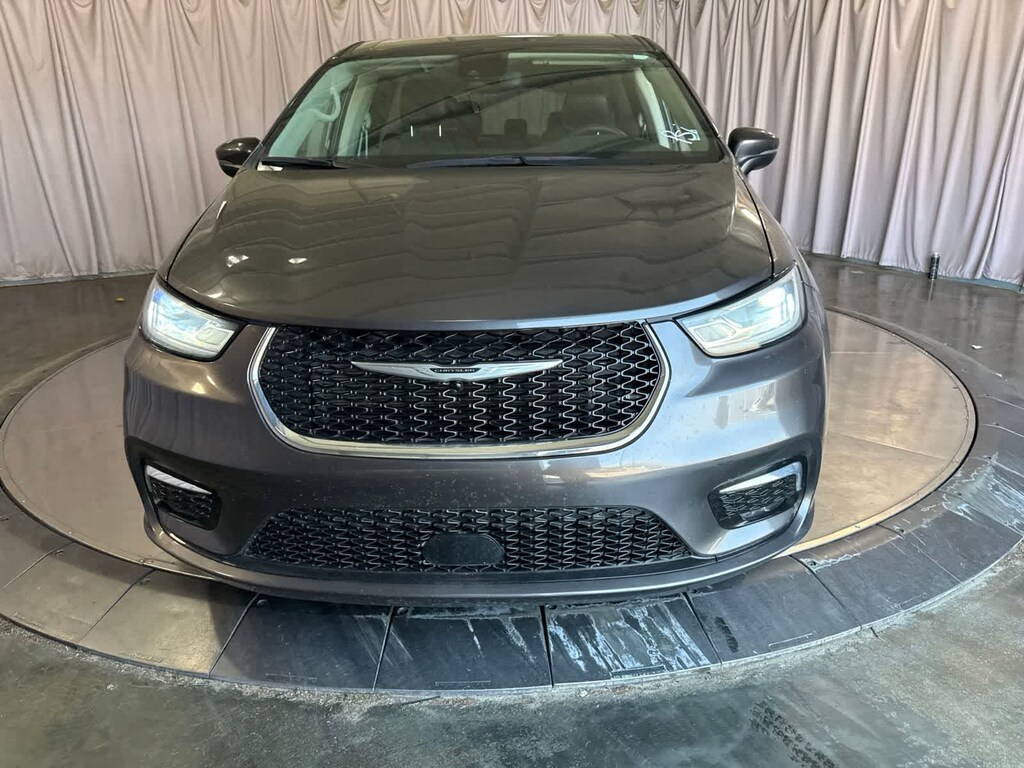 Used 2023 Chrysler Pacifica Touring L Van Passenger Van