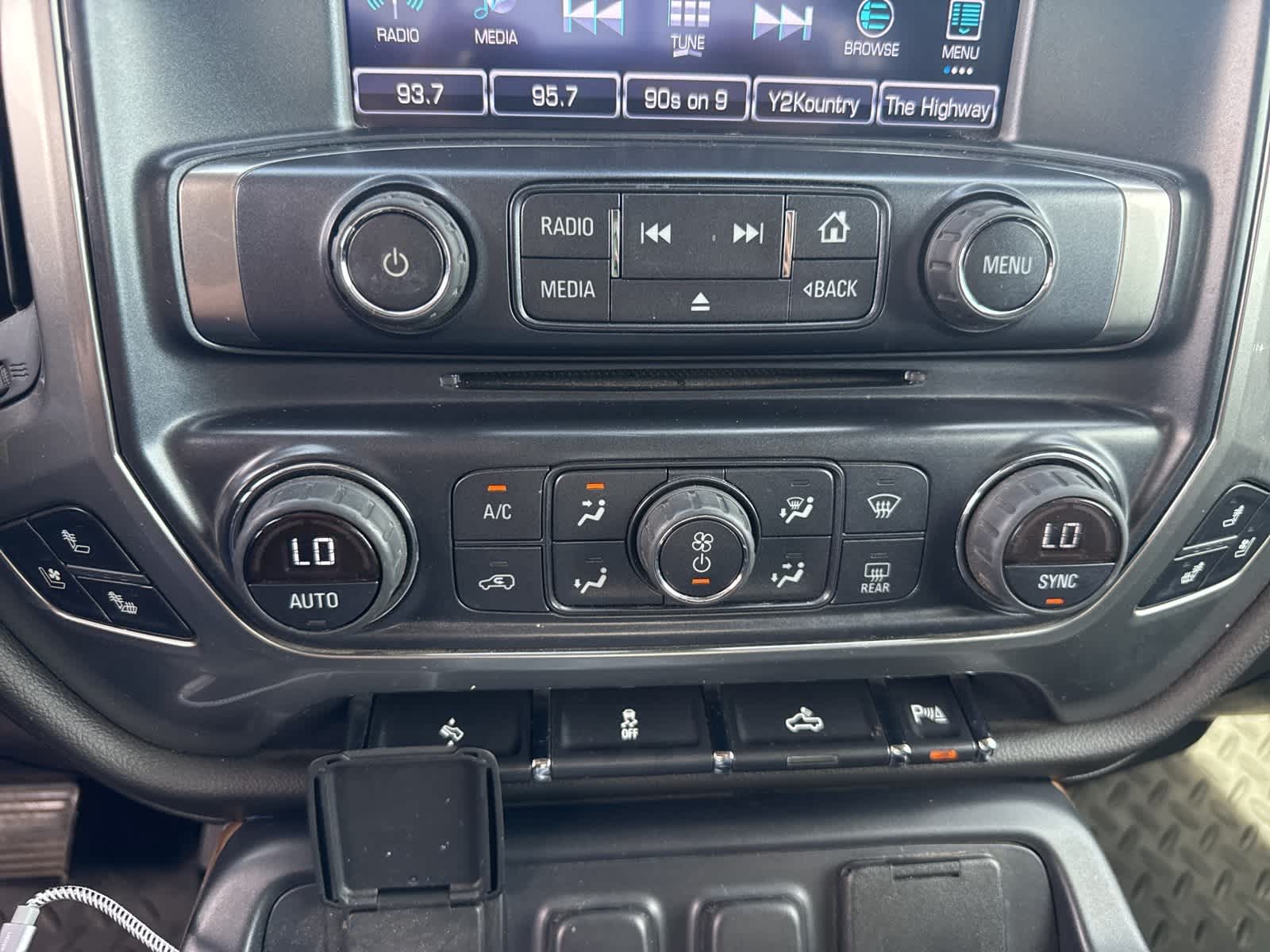 Thumbnail: 2016 Chevrolet Silverado 1500 - 29