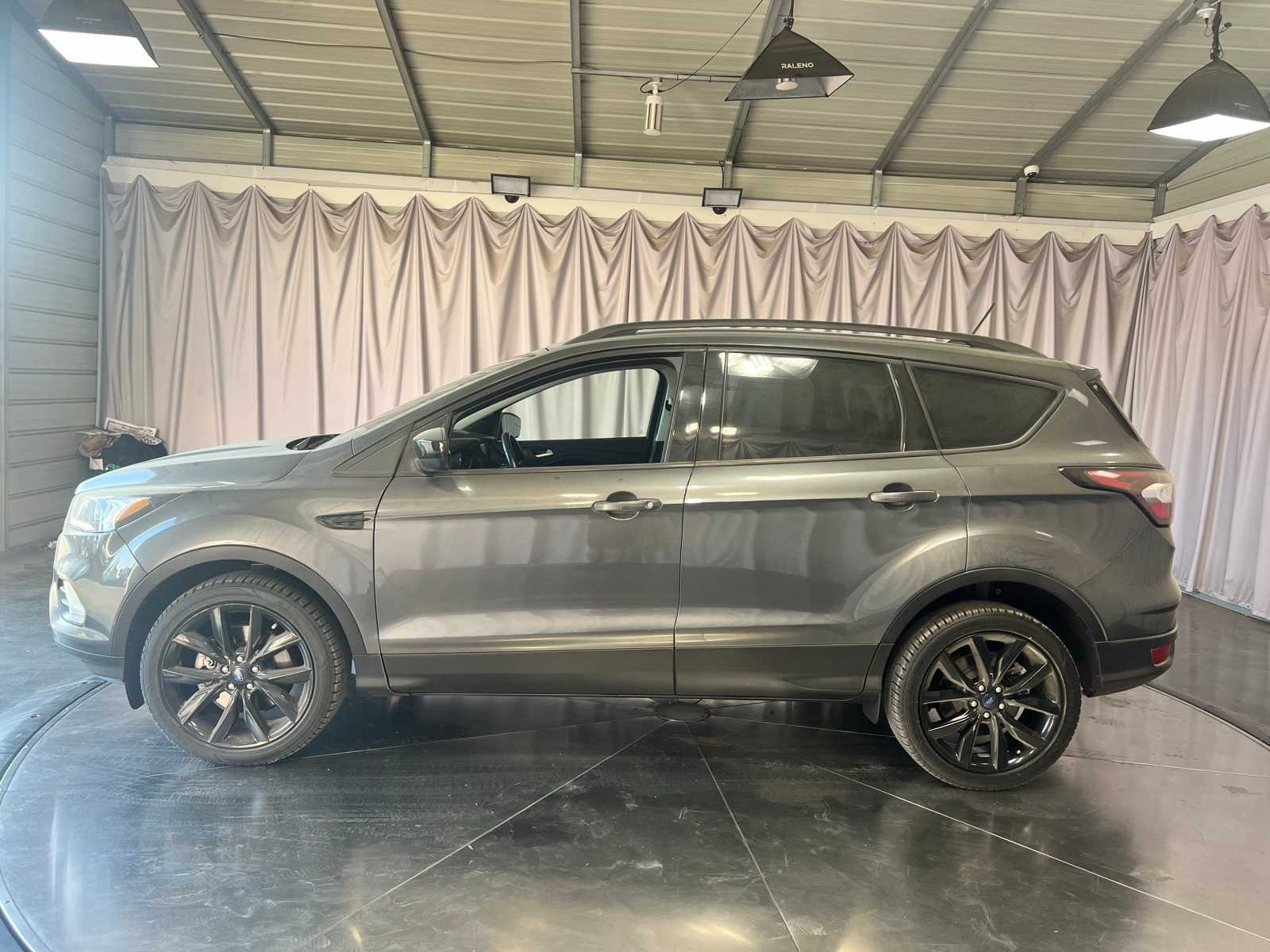 Thumbnail: 2018 Ford Escape - 4