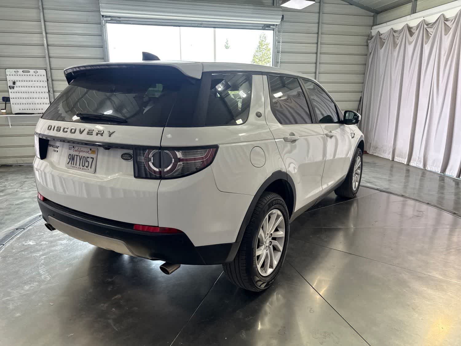 Thumbnail: 2018 Land Rover Discovery Sport - 4