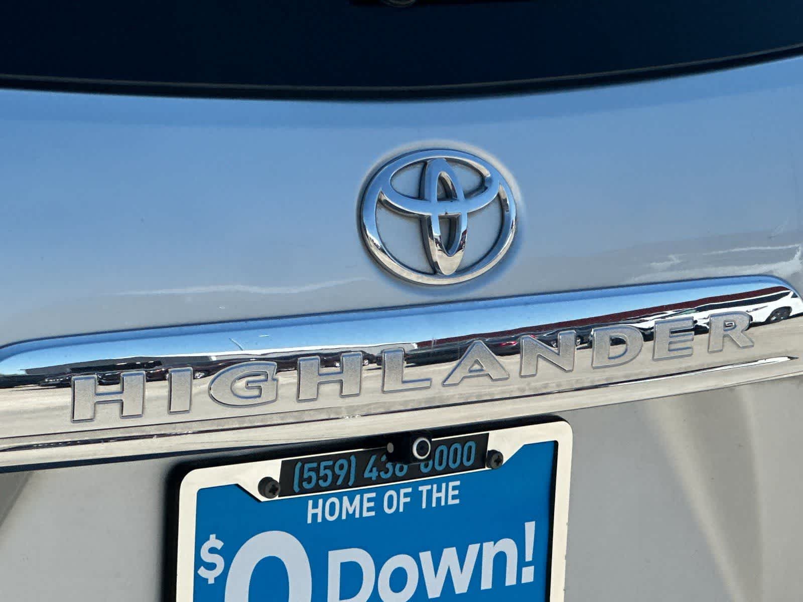 Thumbnail: 2012 Toyota Highlander - 26