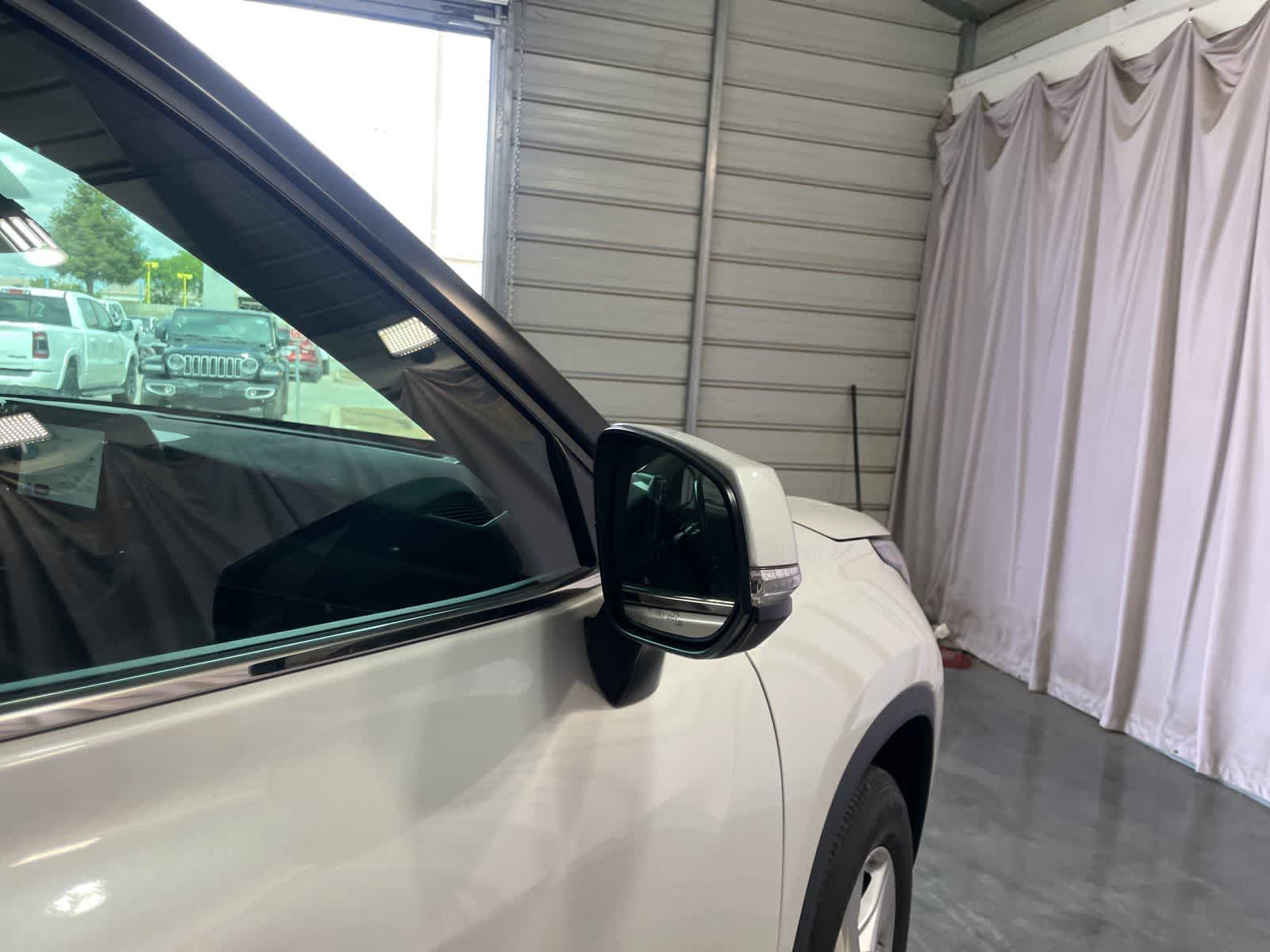 Thumbnail: 2023 Toyota Highlander - 13