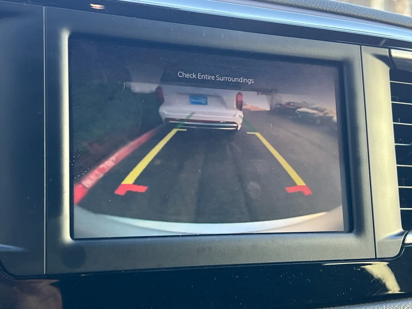 Thumbnail: 2023 Chrysler Voyager - 20