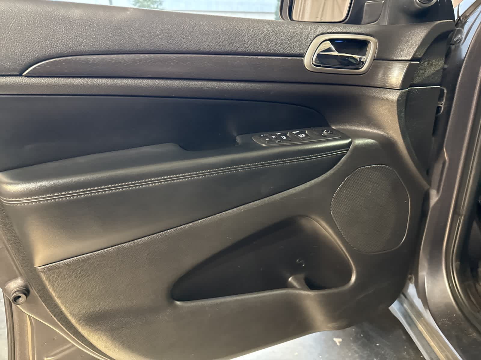 Thumbnail: 2018 Jeep Grand Cherokee - 19